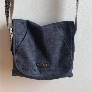 Keen crossbody purse